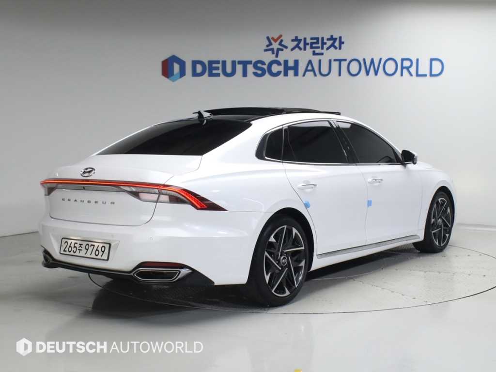HYUNDAI Grandeur - Vista 6