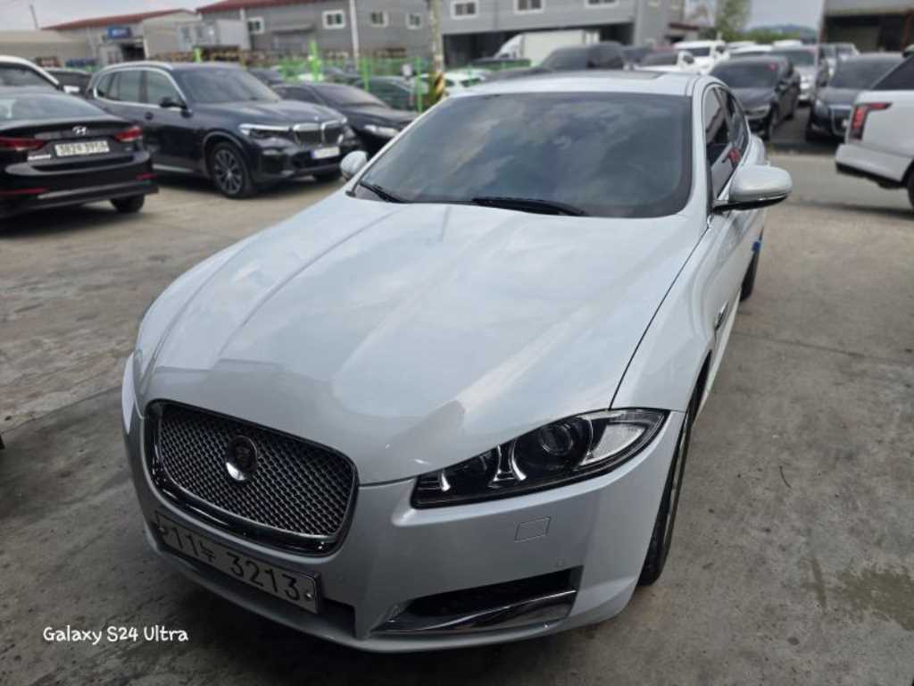 Jaguar XF 2015 Blanco - Importación desde Corea - HF Imports Iquique - Foto 1