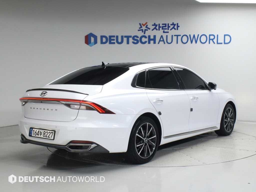 HYUNDAI Grandeur - Vista 2
