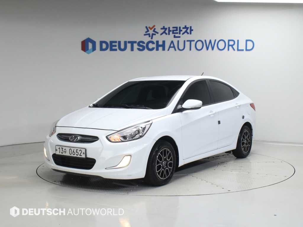 HYUNDAI Accent 2016 Blanco - Importación desde Corea - HF Imports Iquique - Foto 1
