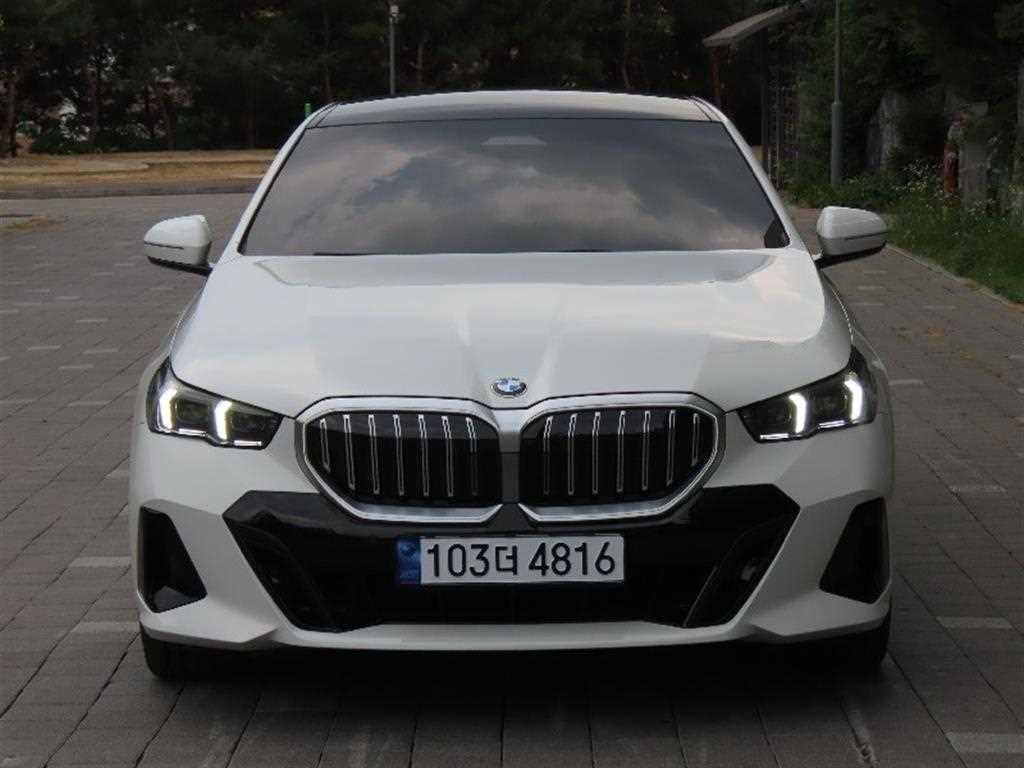 BMW 5 Series 2025 Blanco - Importación desde Corea - HF Imports Iquique - Foto 1