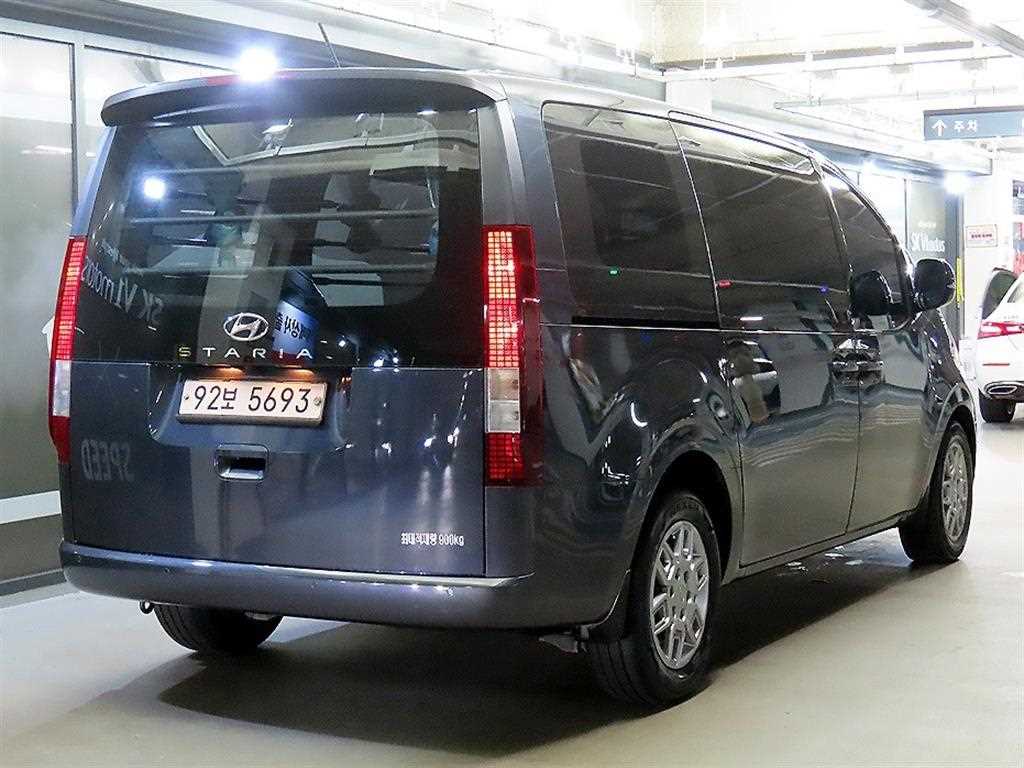 HYUNDAI Staria - Vista 6