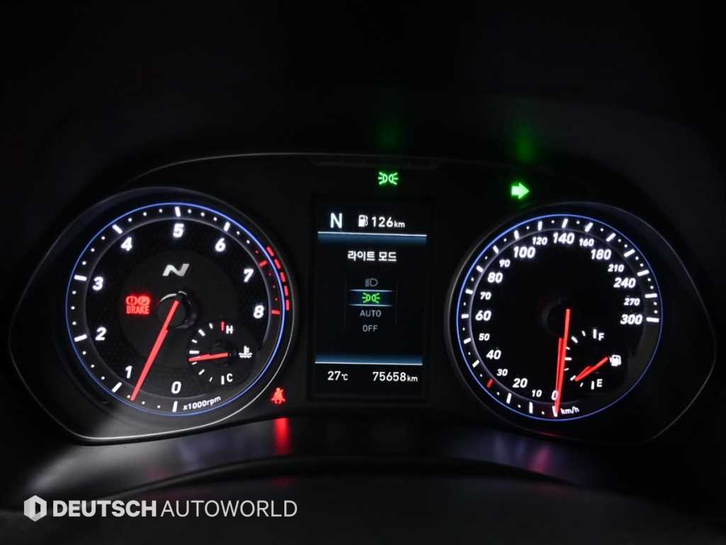 HYUNDAI Veloster - Vista 11