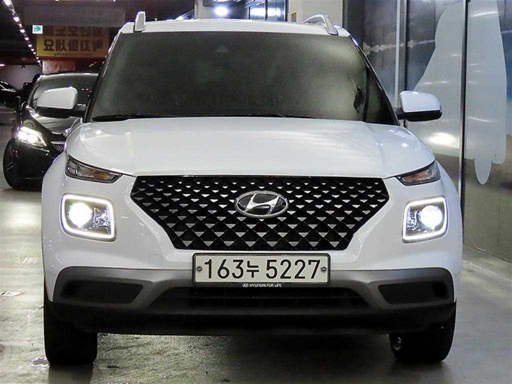 HYUNDAI Venue - Vista 2