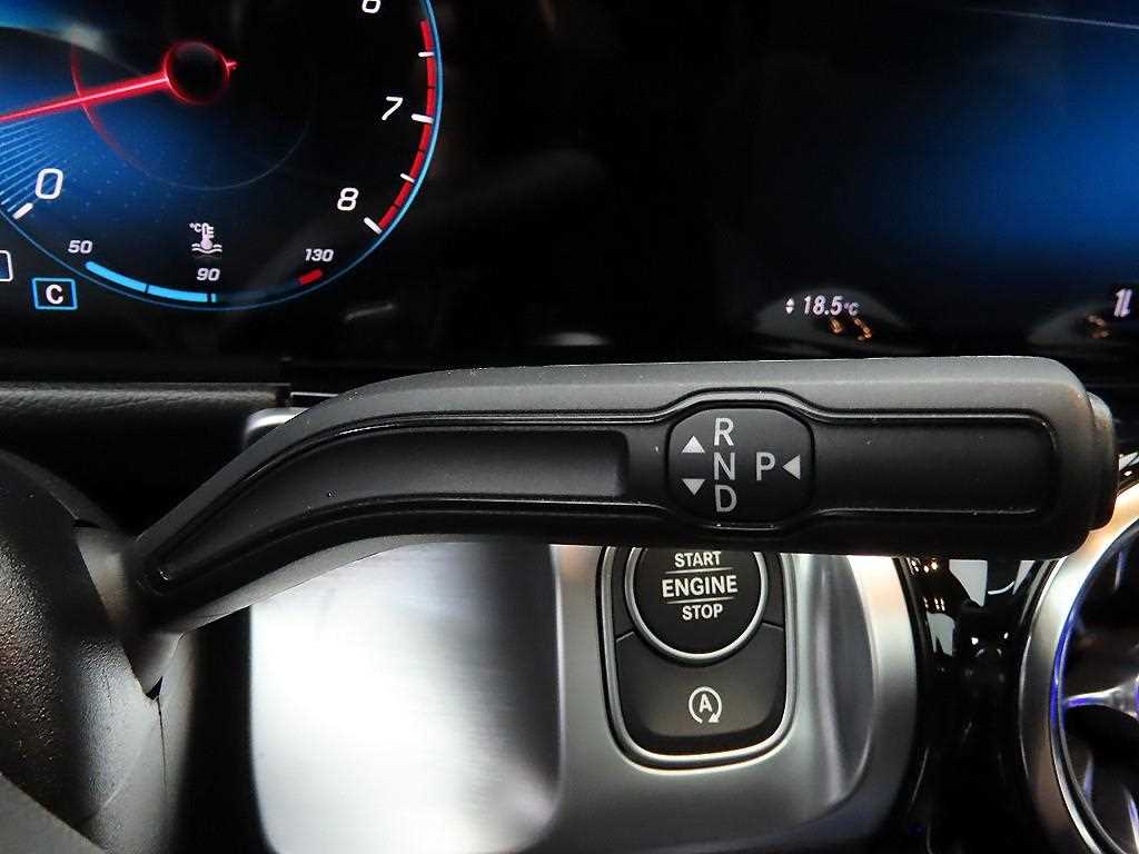 Mercedes Benz GLB Class - Vista 12