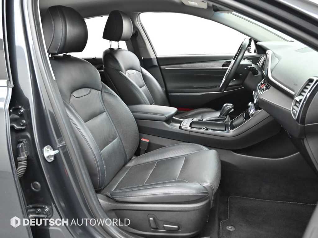 HYUNDAI Grandeur - Vista 12