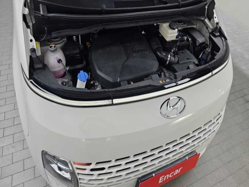 HYUNDAI Staria - Vista 9