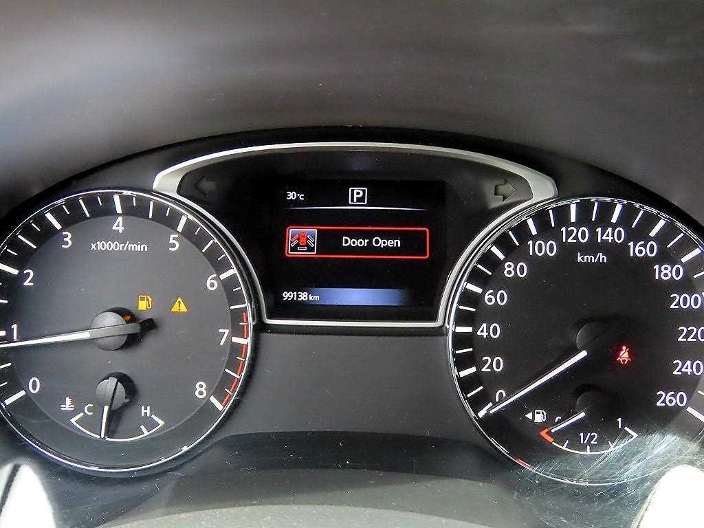 Nissan Altima - Vista 11