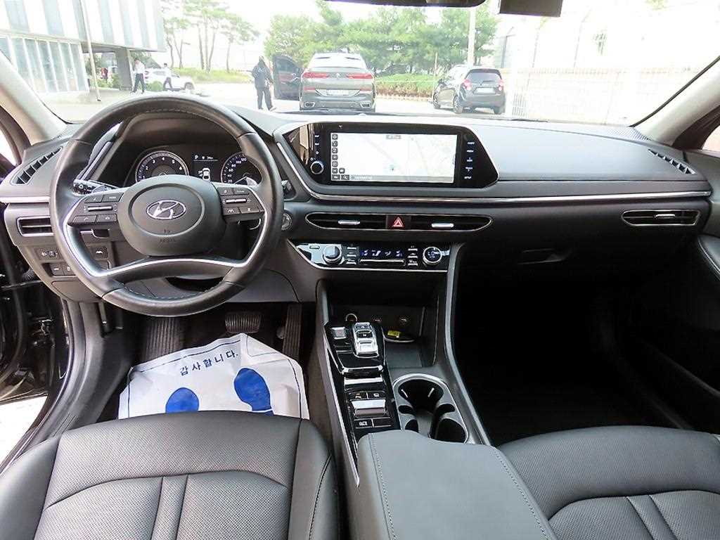 HYUNDAI Sonata - Vista 9