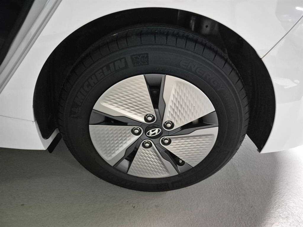 HYUNDAI Ioniq - Vista 7