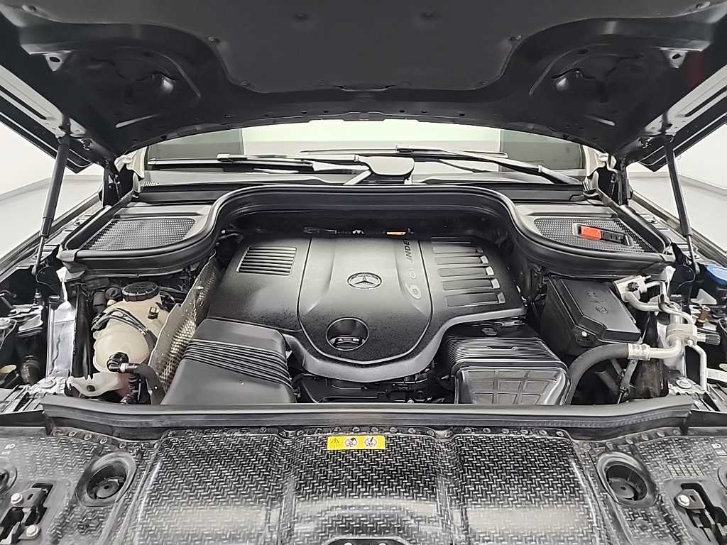 Mercedes Benz GLE Class - Vista 7