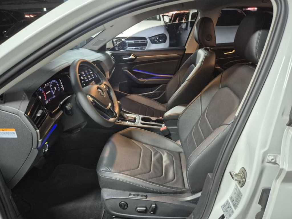 Volkswagen Jetta - Vista 11