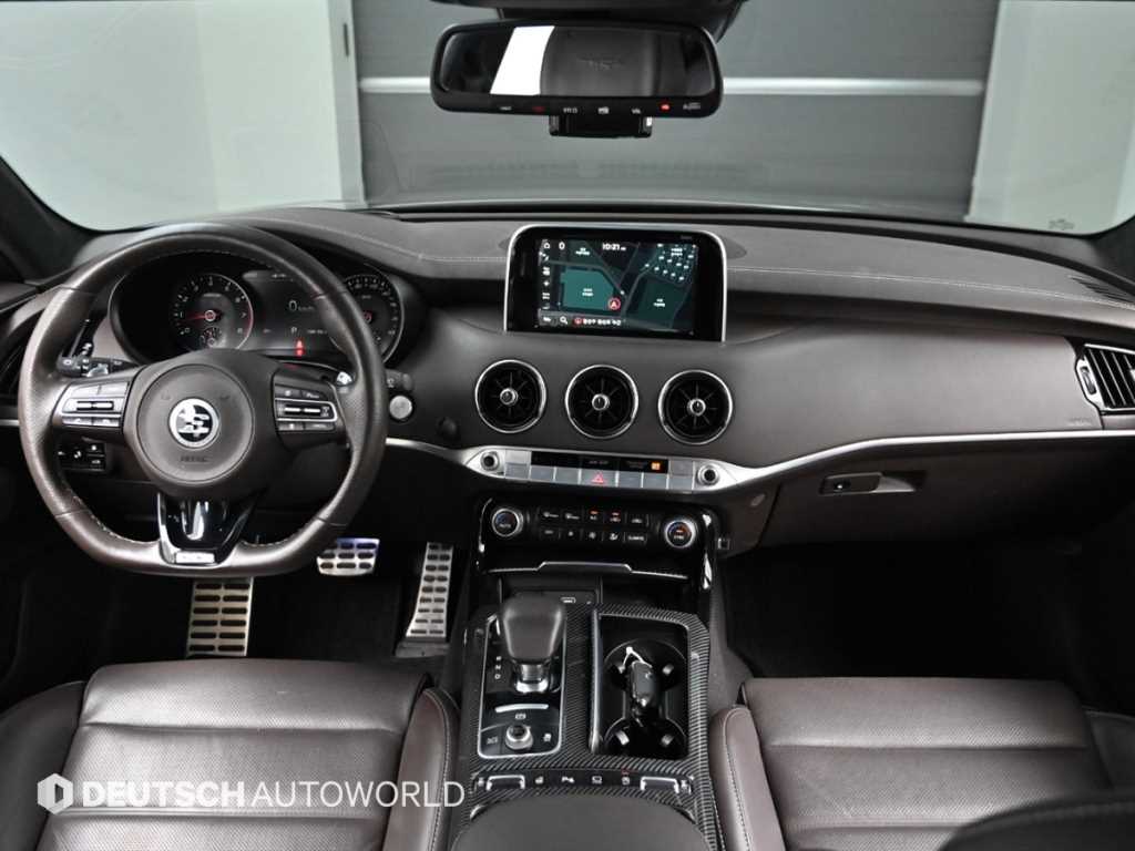 KIA Stinger - Vista 9