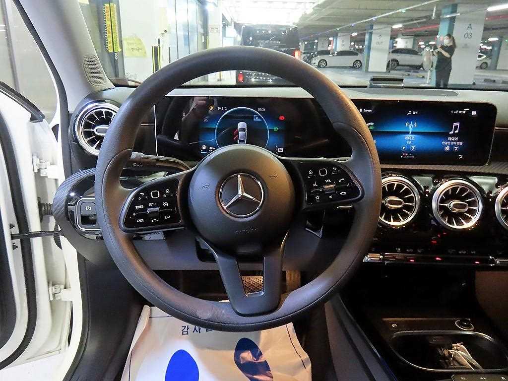 Mercedes Benz A Class - Vista 10