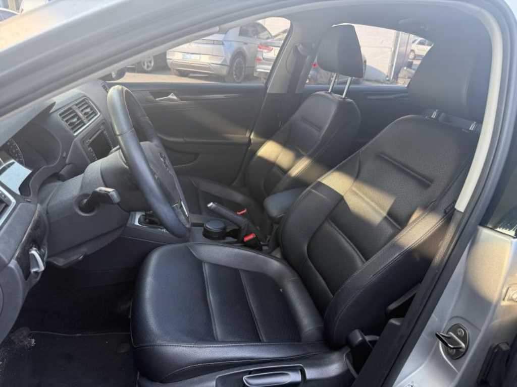 Volkswagen Jetta 2014 Gris - Importación desde Corea - HF Imports Iquique - Foto 15