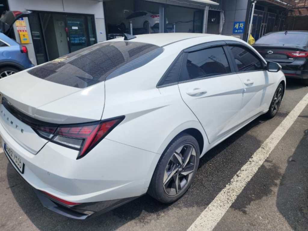 HYUNDAI Avante - Vista 6