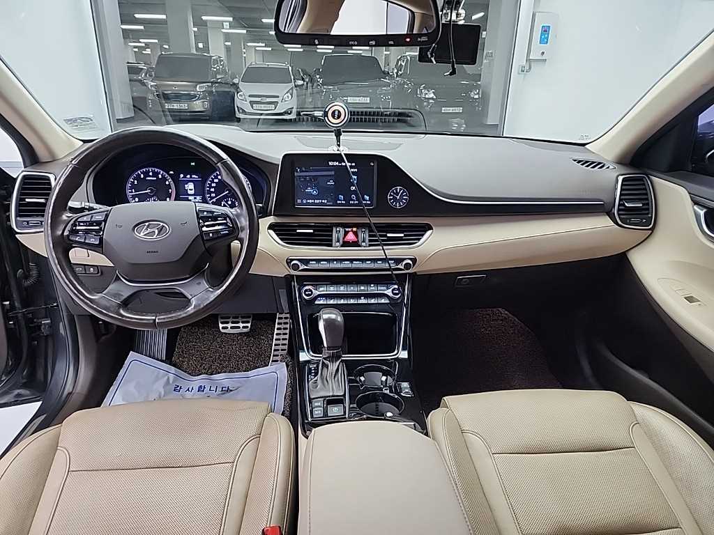 HYUNDAI Grandeur - Vista 9