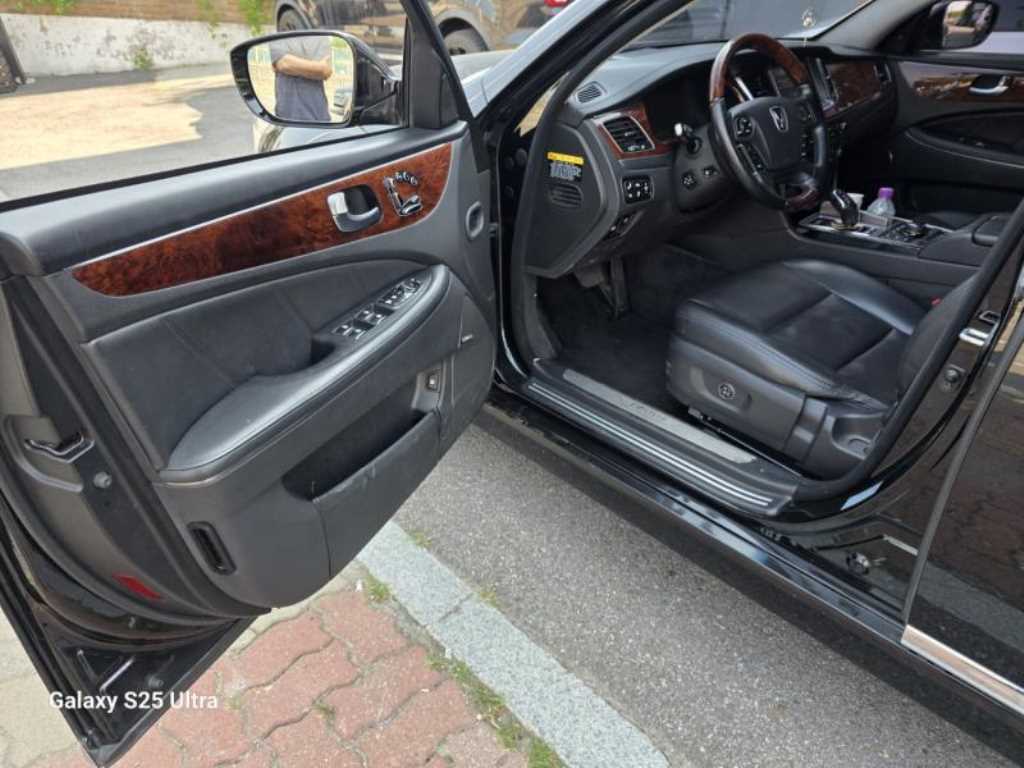 HYUNDAI Equus - Vista 3