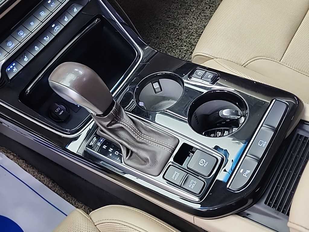 HYUNDAI Grandeur - Vista 10