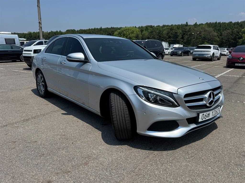 Mercedes Benz C Class - Vista 9