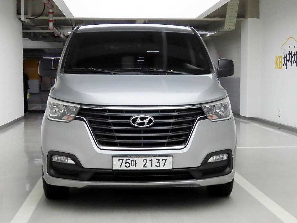 HYUNDAI Starex 2019 Gris - Importación desde Corea - HF Imports Iquique - Foto 1