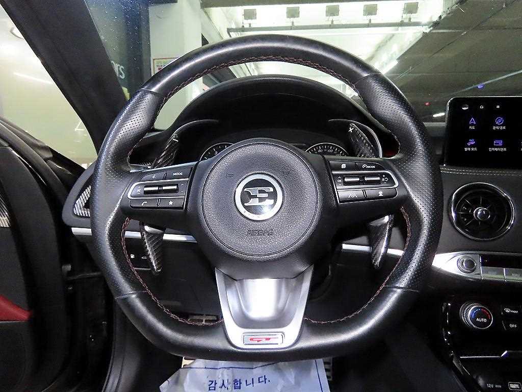 KIA Stinger - Vista 10