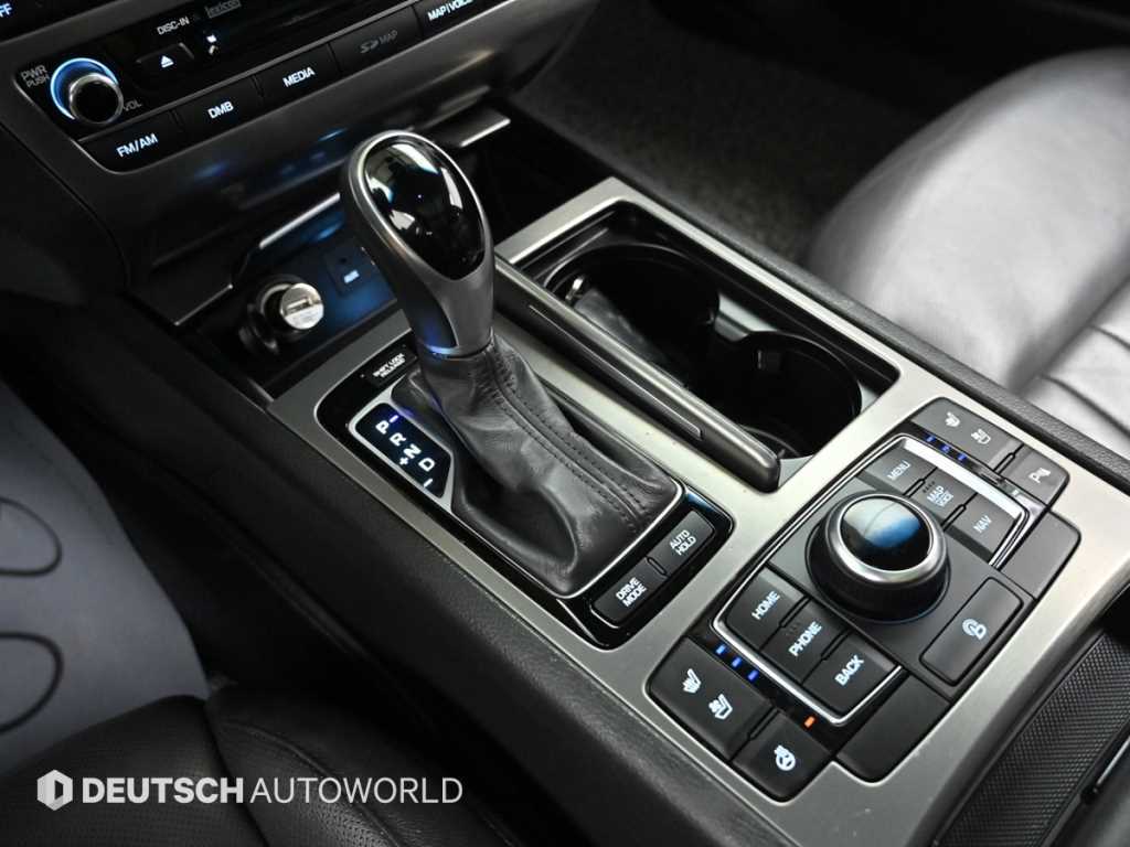 HYUNDAI Genesis - Vista 11