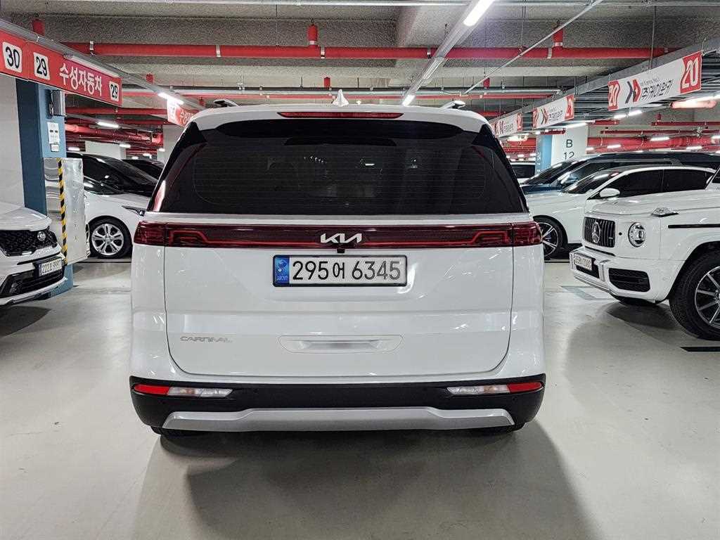 KIA Carnival - Vista 8