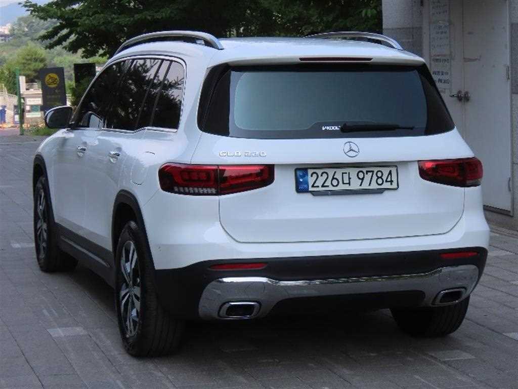 Mercedes Benz GLB Class - Vista 6