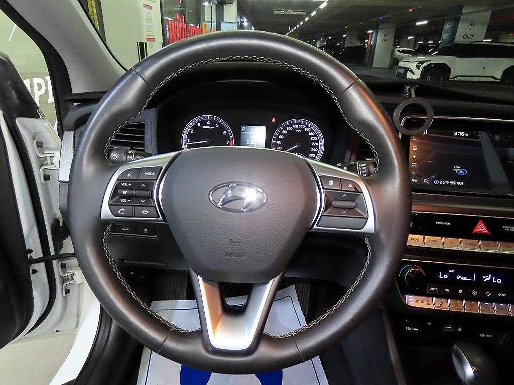 HYUNDAI Sonata - Vista 10