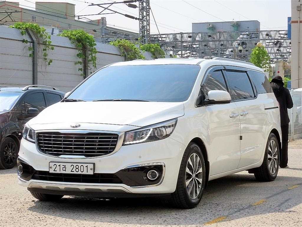 KIA Carnival - Vista 2