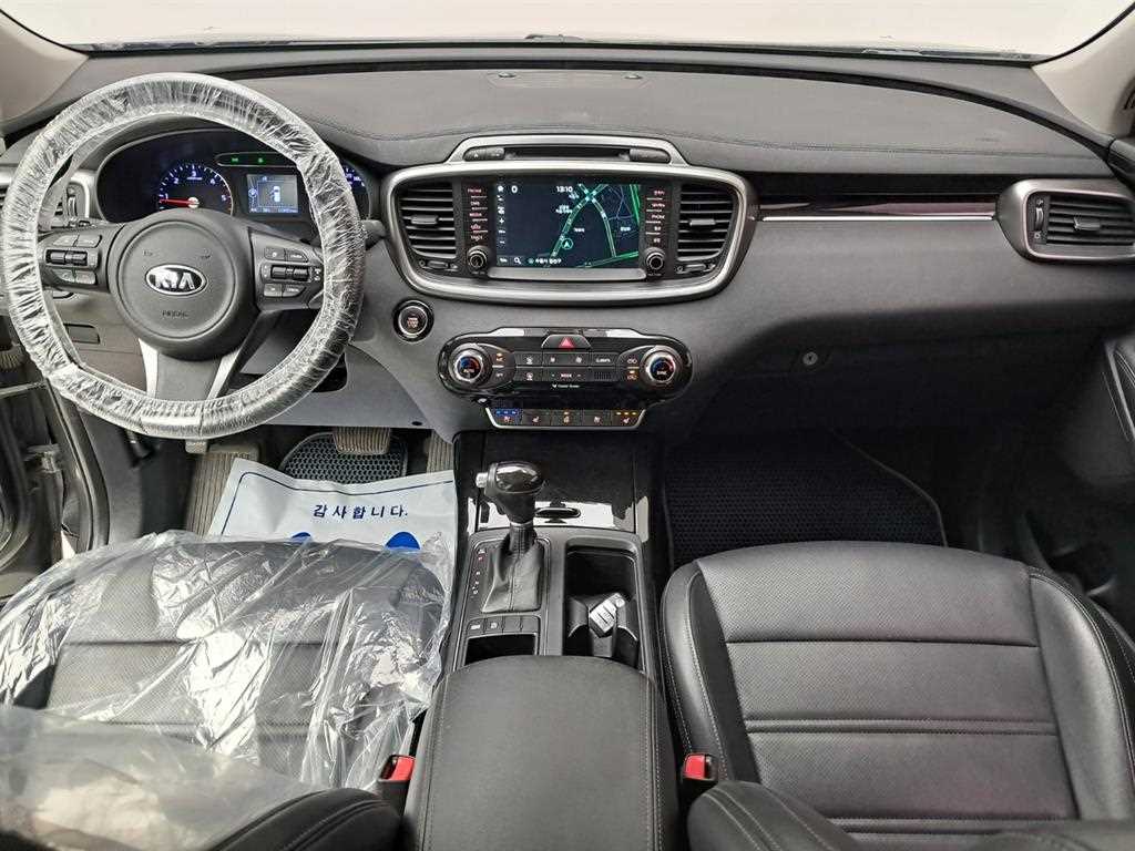 KIA Sorento - Vista 8