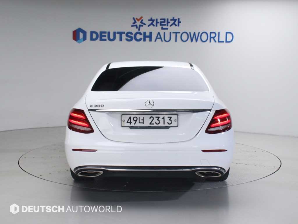 Mercedes Benz E class - Vista 6