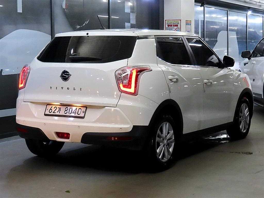 Ssangyong Tivoli - Vista 6