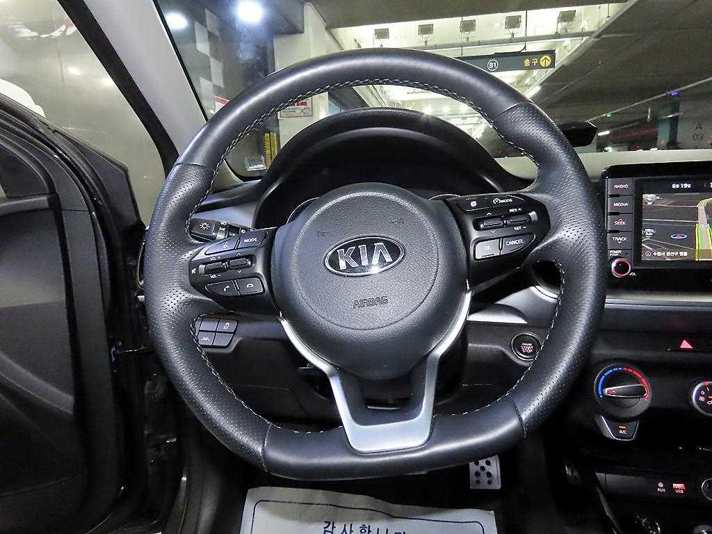 KIA Stonic - Vista 10