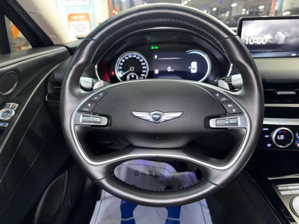 Genesis G80 - Vista 10