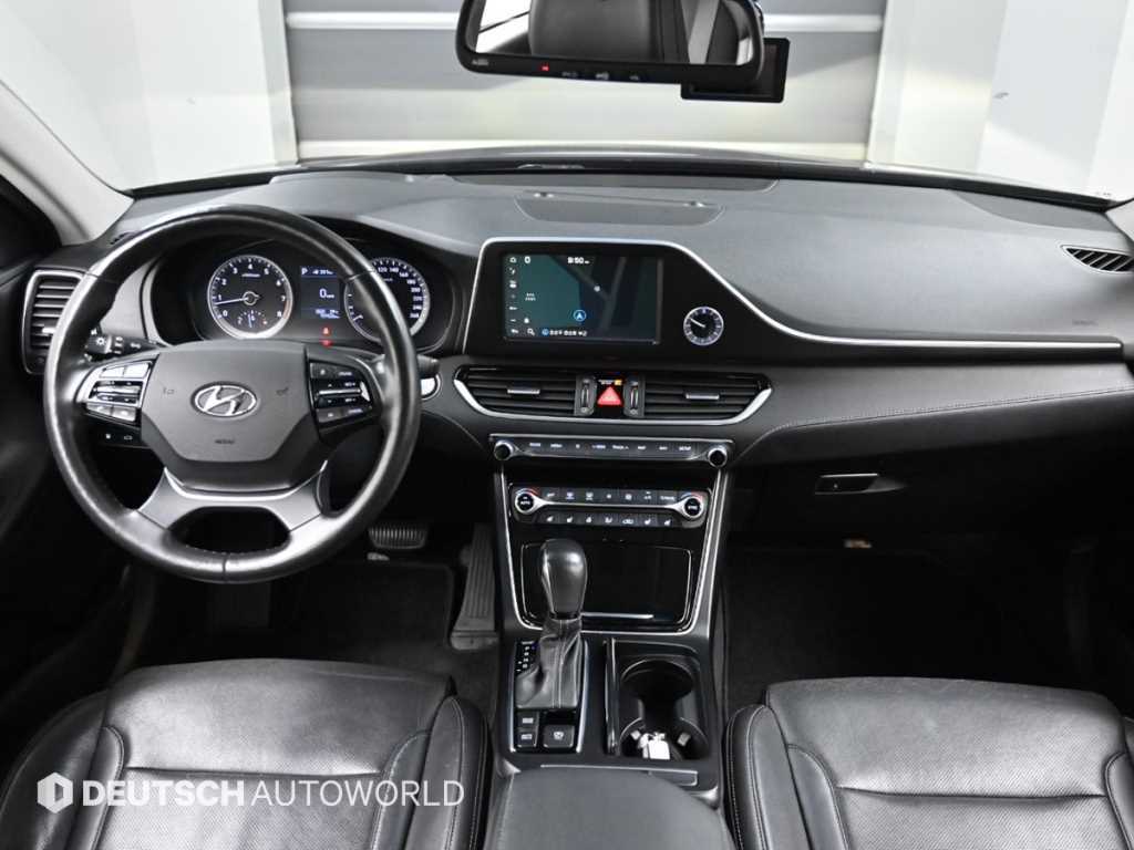 HYUNDAI Grandeur - Vista 9