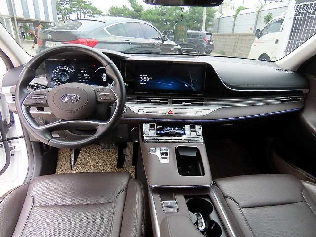 HYUNDAI Grandeur - Vista 9