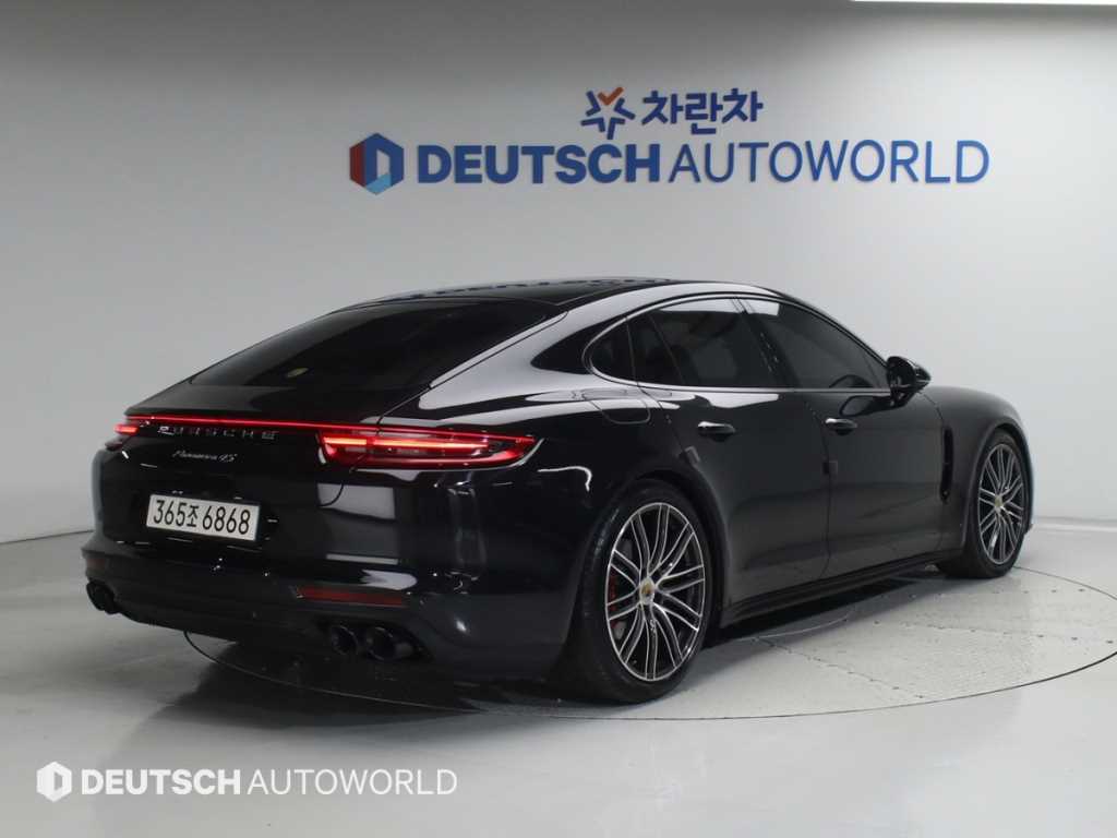 Porsche Panamera - Vista 2