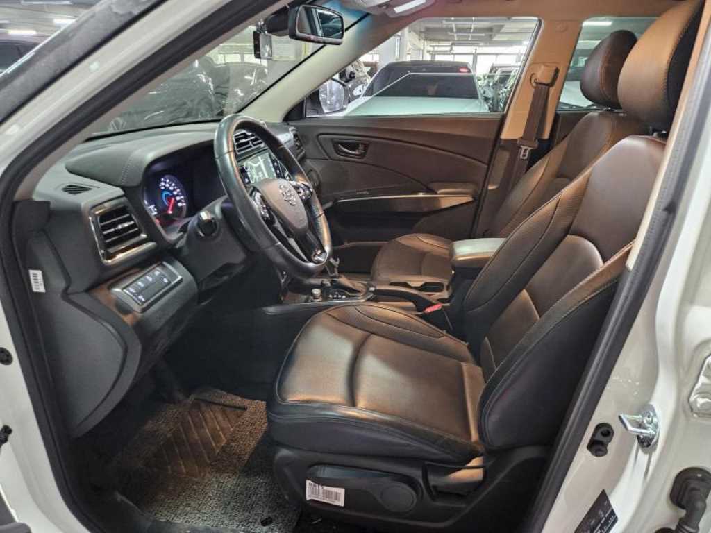 Ssangyong Tivoli - Vista 11