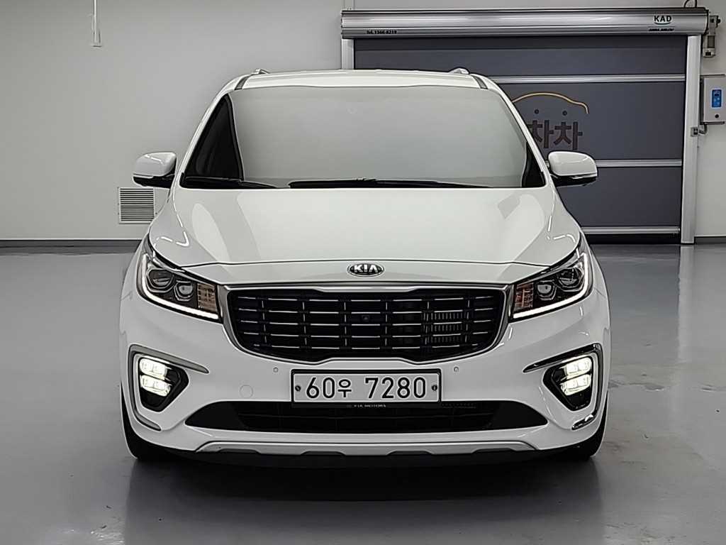 KIA Carnival - Vista 2