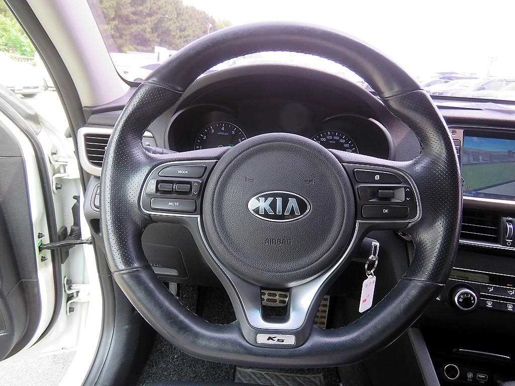 KIA K5 - Vista 12