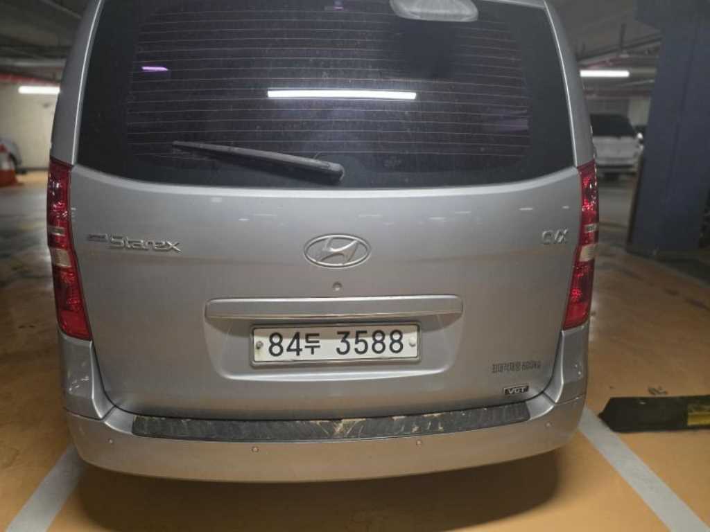 HYUNDAI Starex - Vista 7