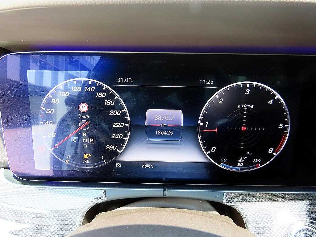 Mercedes Benz CLS Class - Vista 11