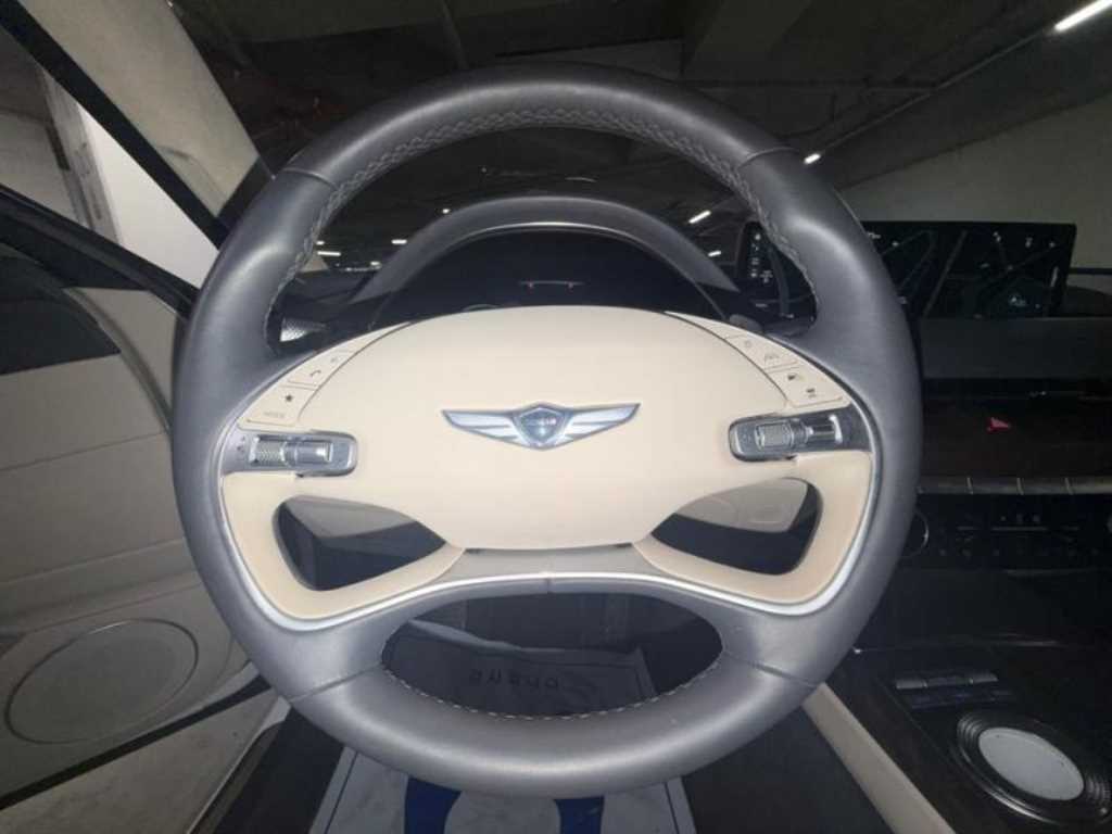 Genesis G80 - Vista 10