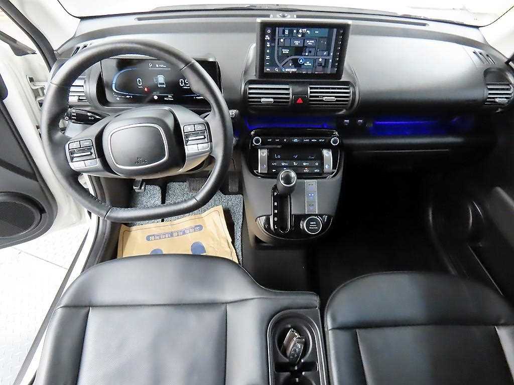 HYUNDAI Casper - Vista 10