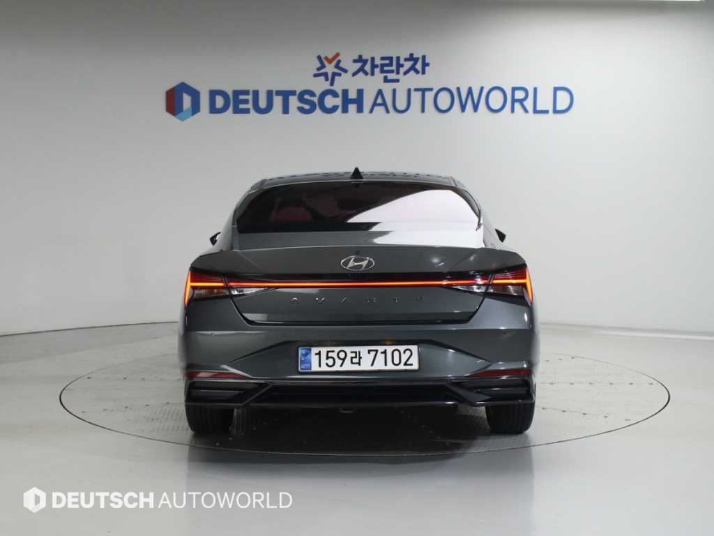 HYUNDAI Avante - Vista 6