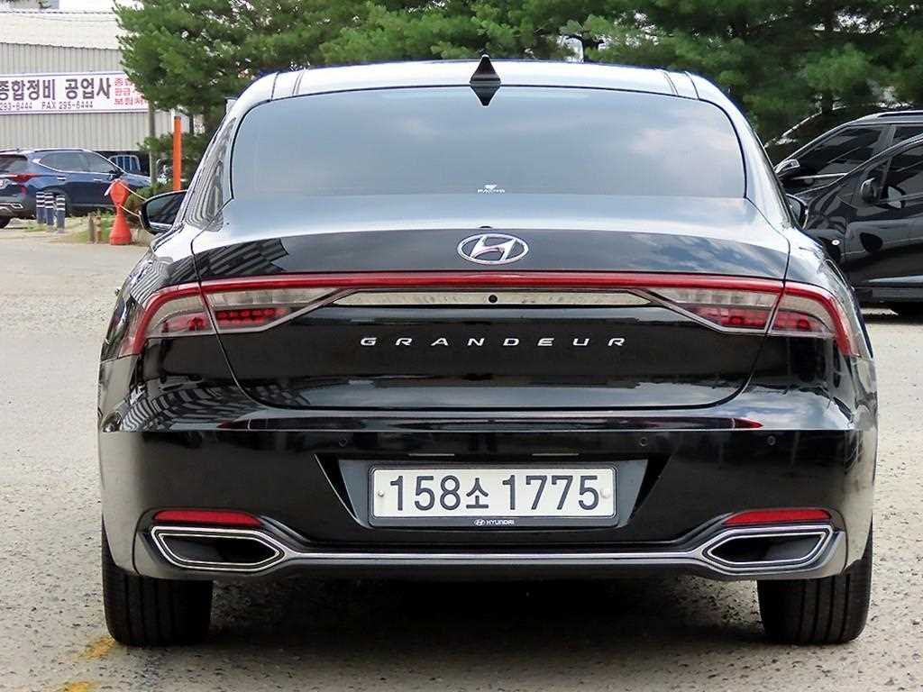 HYUNDAI Grandeur - Vista 6