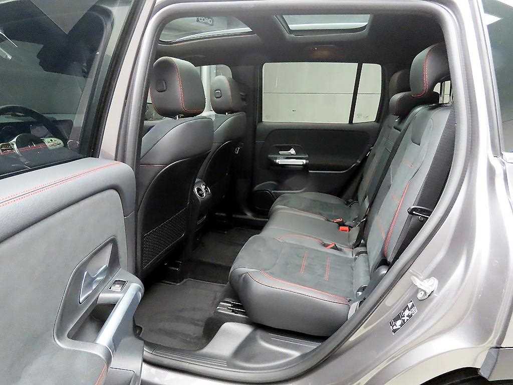 Mercedes Benz GLB Class - Vista 8