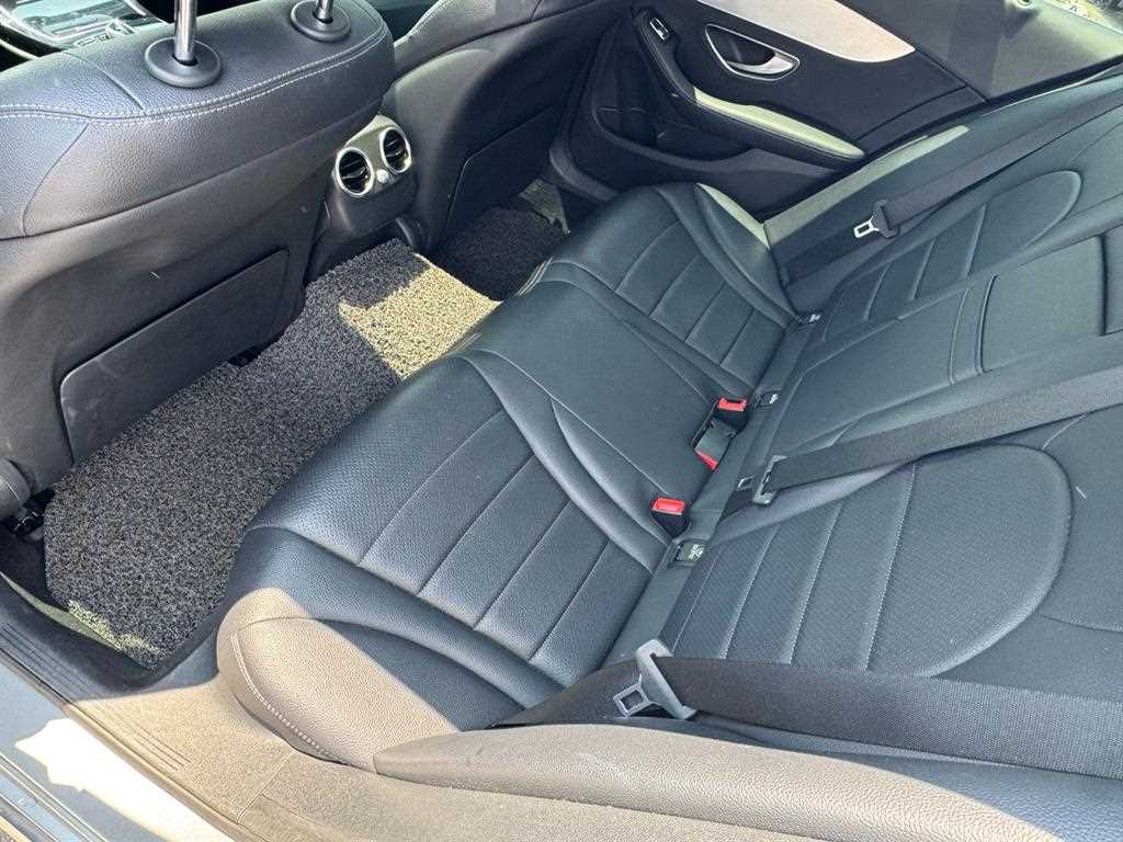 Mercedes Benz C Class - Vista 12